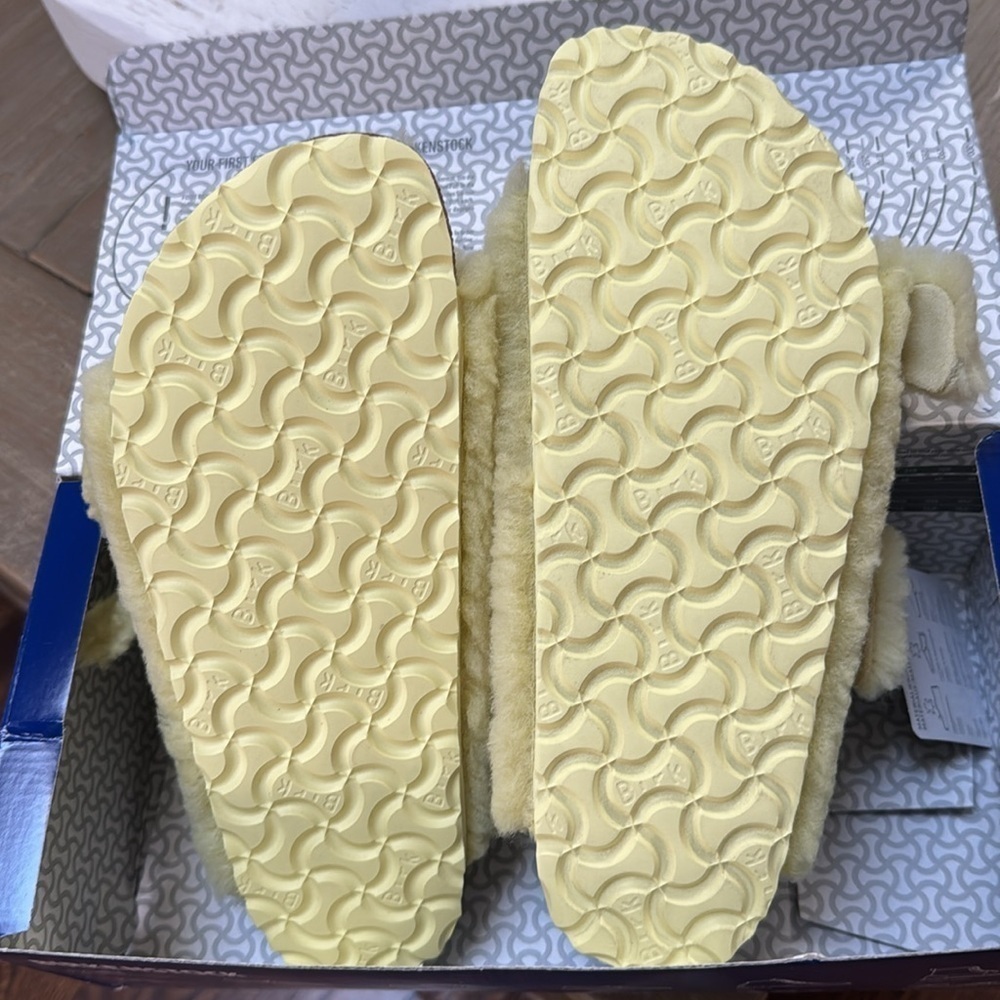 Birkenstock Arizona Teddy Big Buckle Yellow Shearling Sandals 38 39 Narrow NIB - Picture 5 of 10